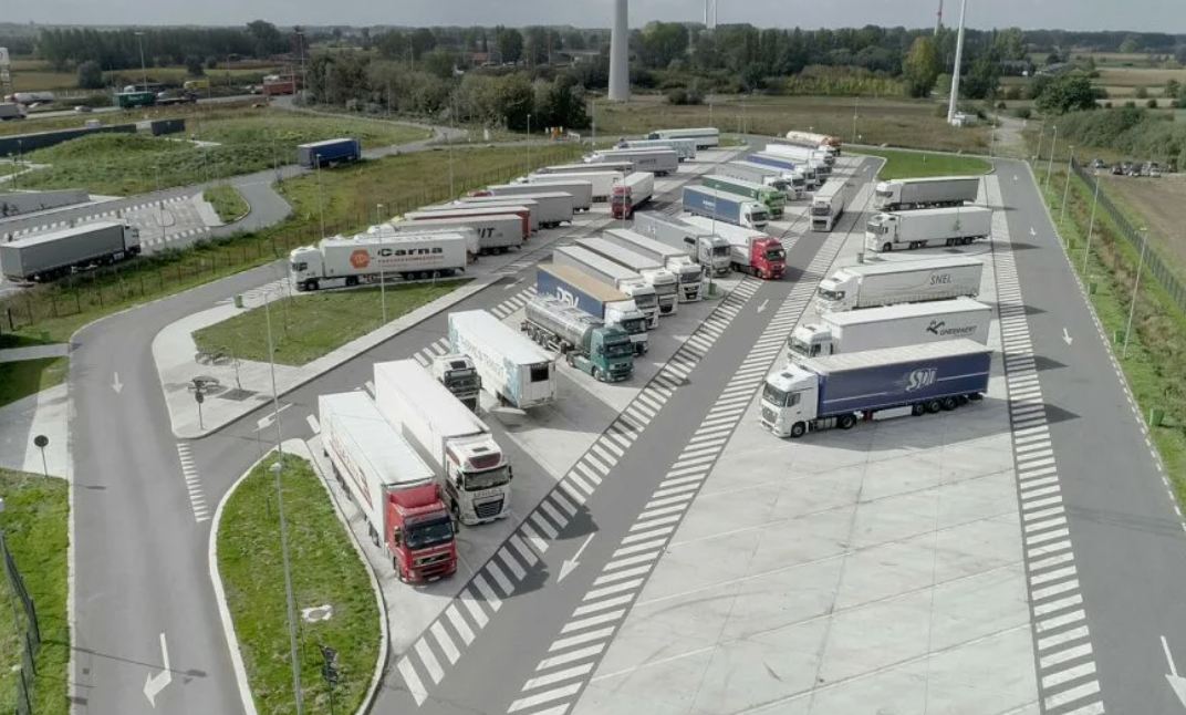 За неоплату специализированных стоянок для коммерческого автотранспорта введен единый штраф